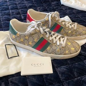 GUCCI Sneakers size 40 -  brown box and dust bags Authentic